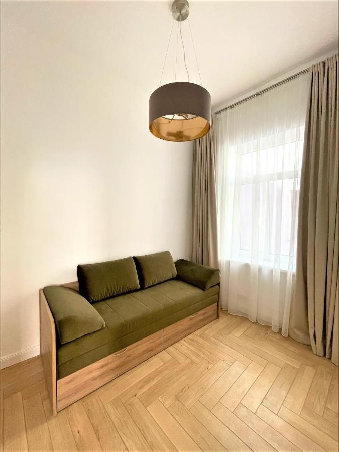Picturesque Old Town Apartment With Charming Balcony Каунас Екстер'єр фото