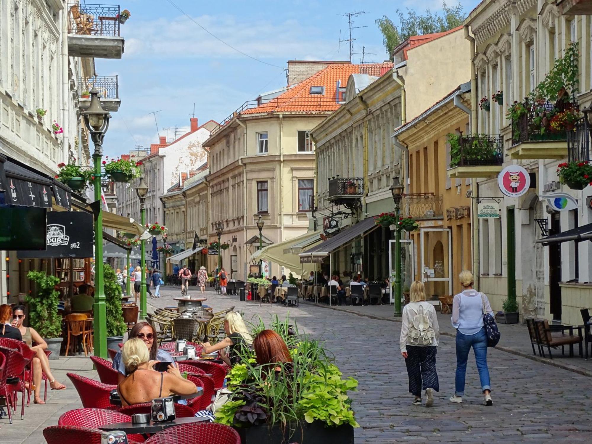 Picturesque Old Town Apartment With Charming Balcony Каунас Екстер'єр фото